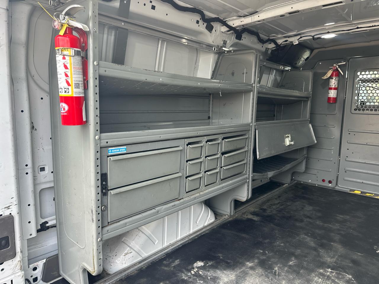 Ford Transit 250 Van Low Roof w/Sliding Pass. 130-in. WB 2020