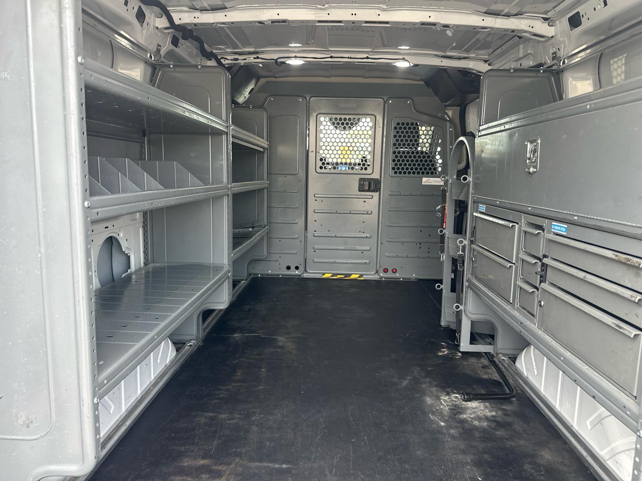Ford Transit 250 Van Low Roof w/Sliding Pass. 130-in. WB 2020
