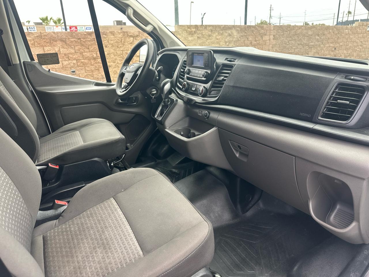 Ford Transit 250 Van Low Roof w/Sliding Pass. 130-in. WB 2020