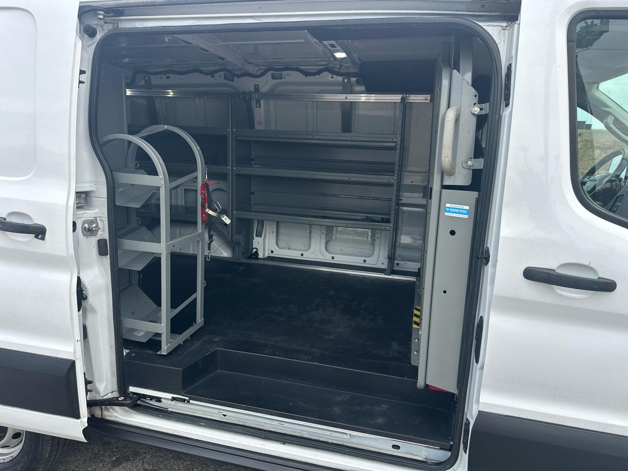 Ford Transit 250 Van Low Roof w/Sliding Pass. 130-in. WB 2020