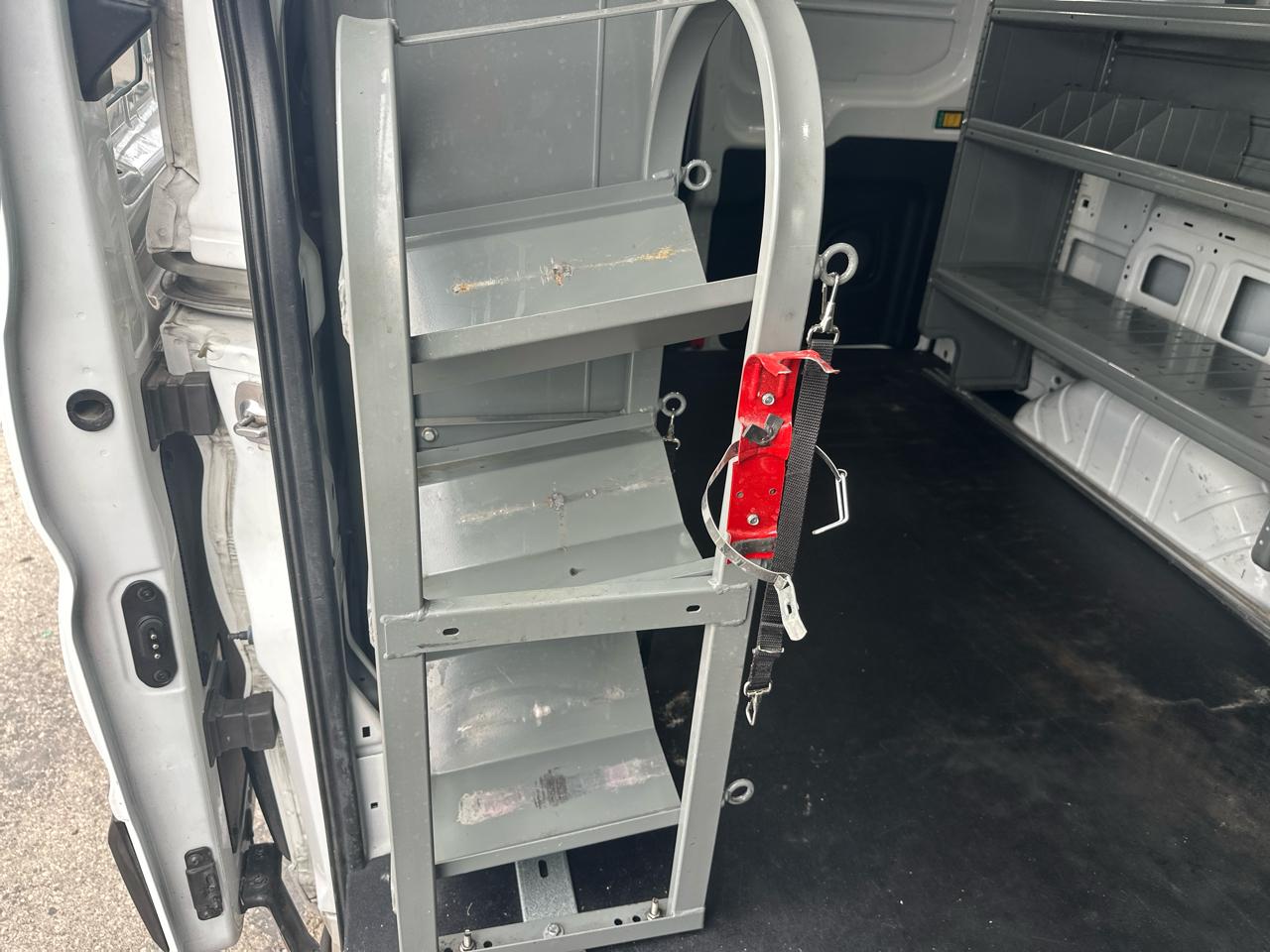 Ford Transit 250 Van Low Roof w/Sliding Pass. 130-in. WB 2020