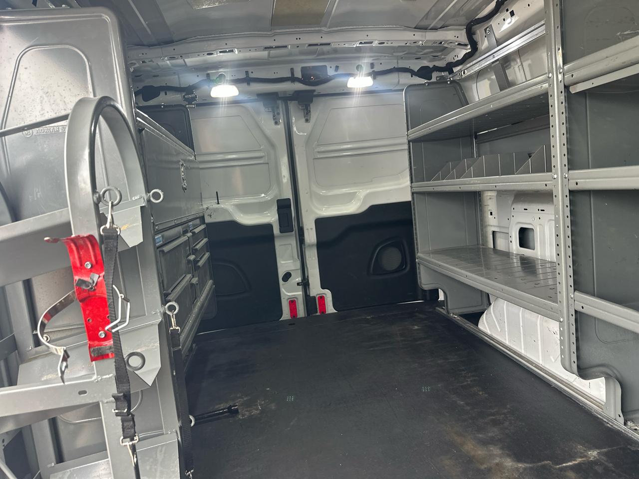 Ford Transit 250 Van Low Roof w/Sliding Pass. 130-in. WB 2020