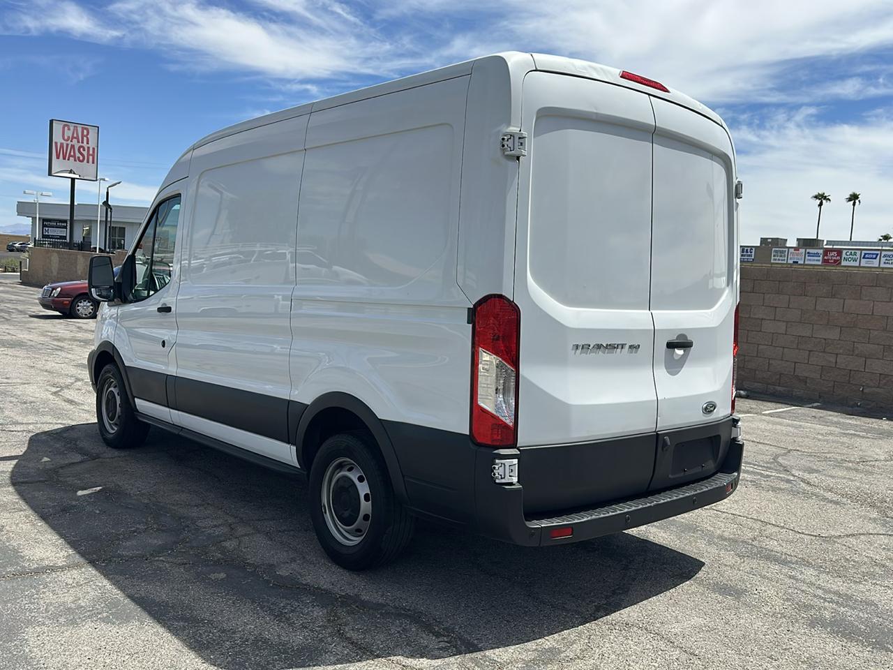 Ford Transit 150 Van Med. Roof w/Sliding Pass. 130-in. WB 2016