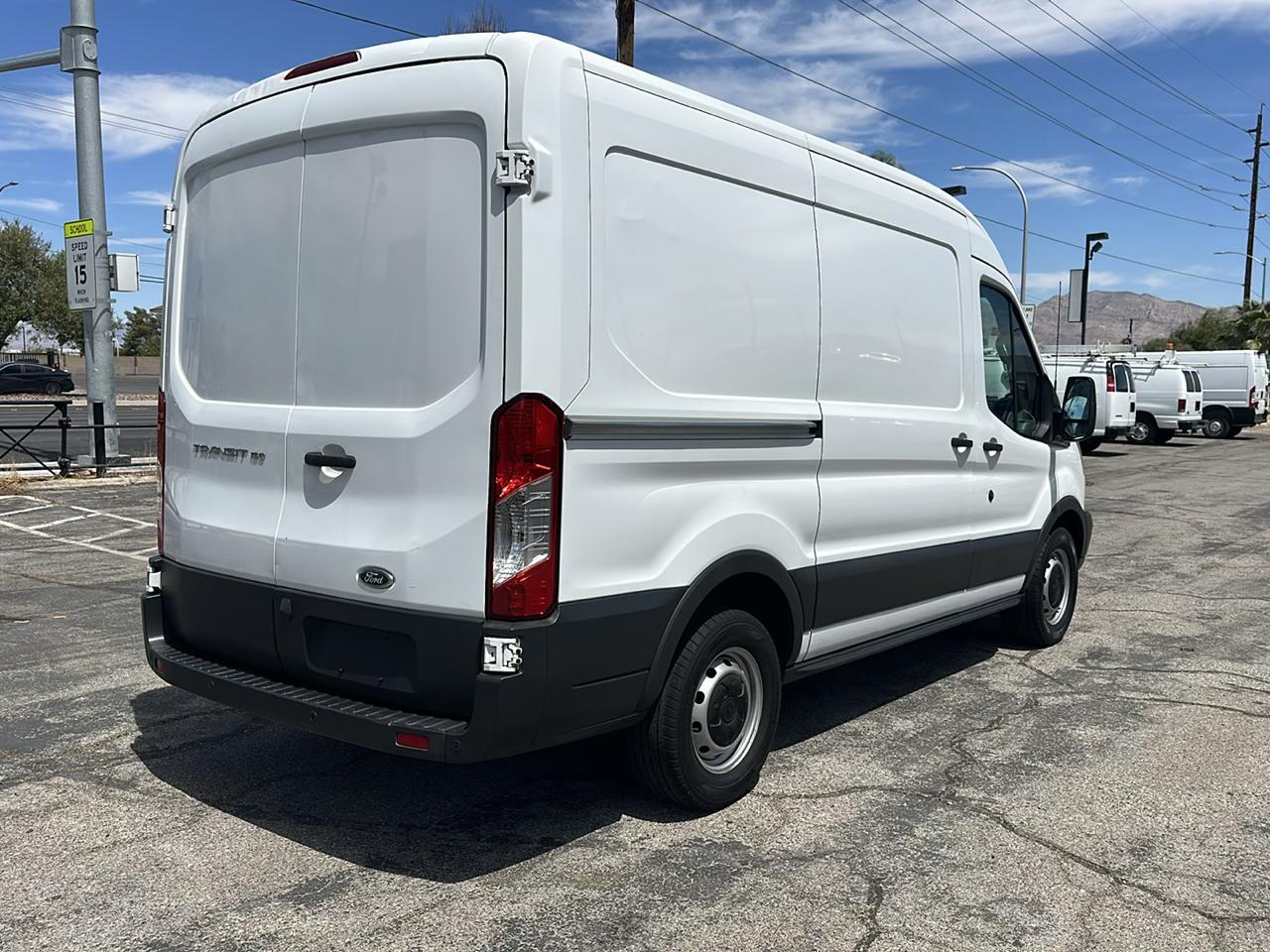 Ford Transit 150 Van Med. Roof w/Sliding Pass. 130-in. WB 2016