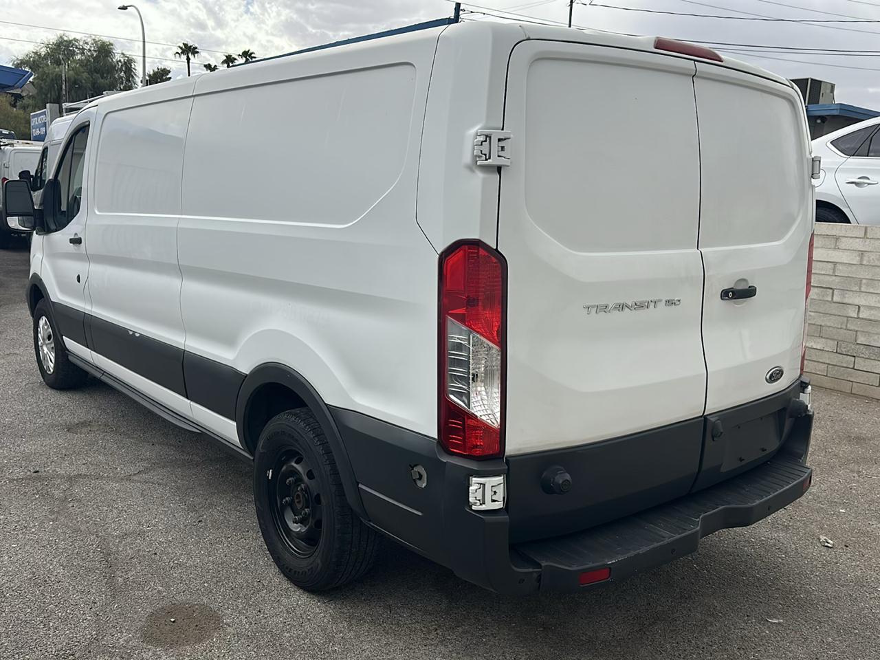 Ford Transit 150 Van Low Roof w/Sliding Pass. 148-in. WB 2018