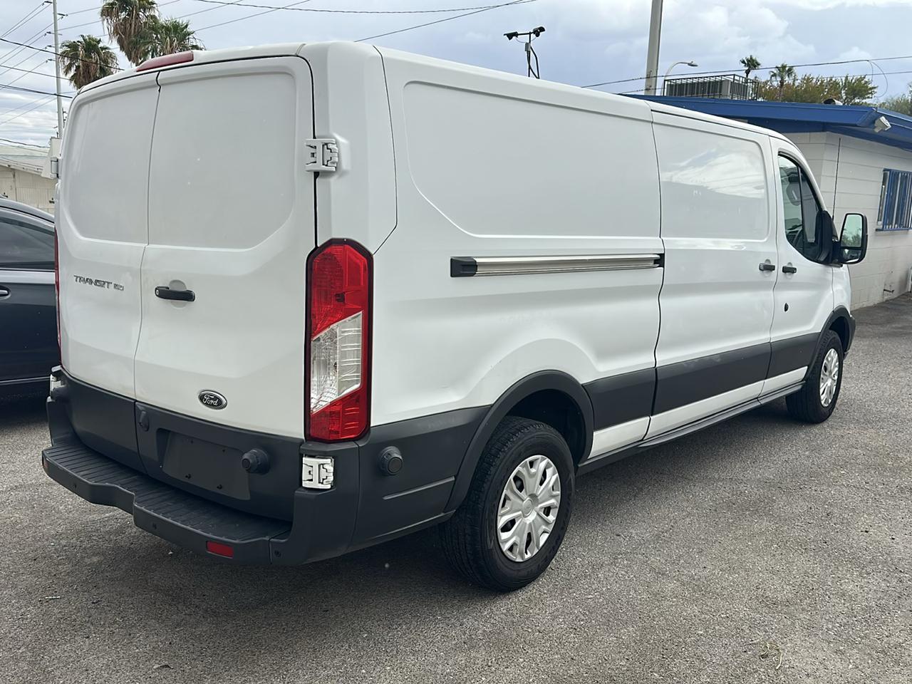 Ford Transit 150 Van Low Roof w/Sliding Pass. 148-in. WB 2018