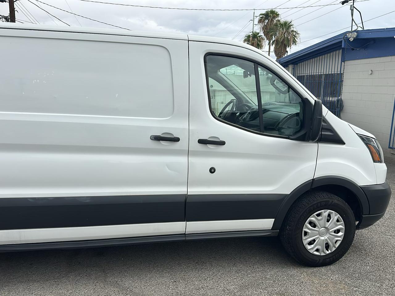 Ford Transit 150 Van Low Roof w/Sliding Pass. 148-in. WB 2018