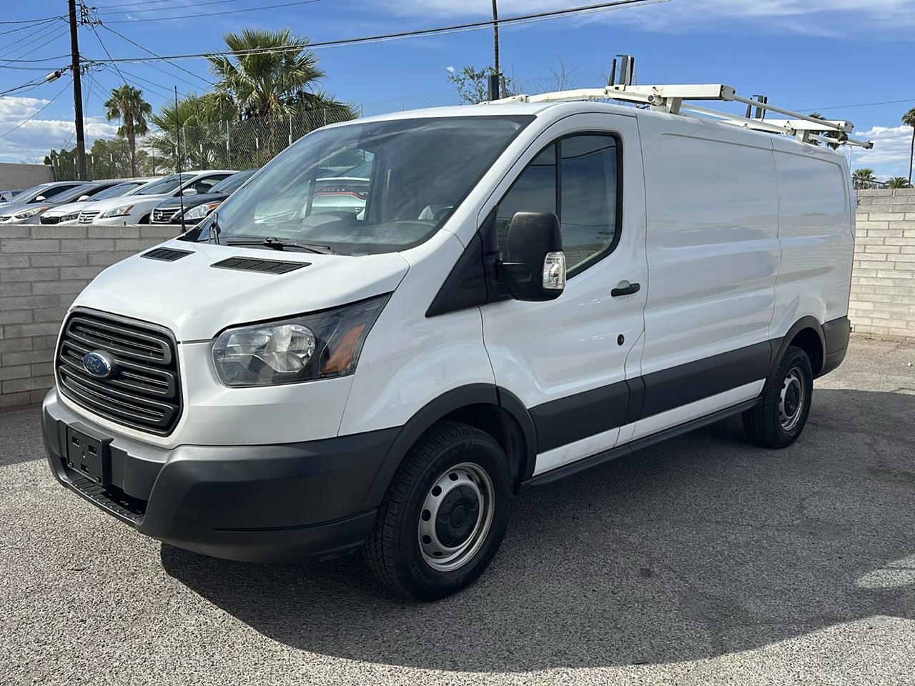 Ford Transit 250 Van Low Roof w/Sliding Pass. 130-in. WB 2017