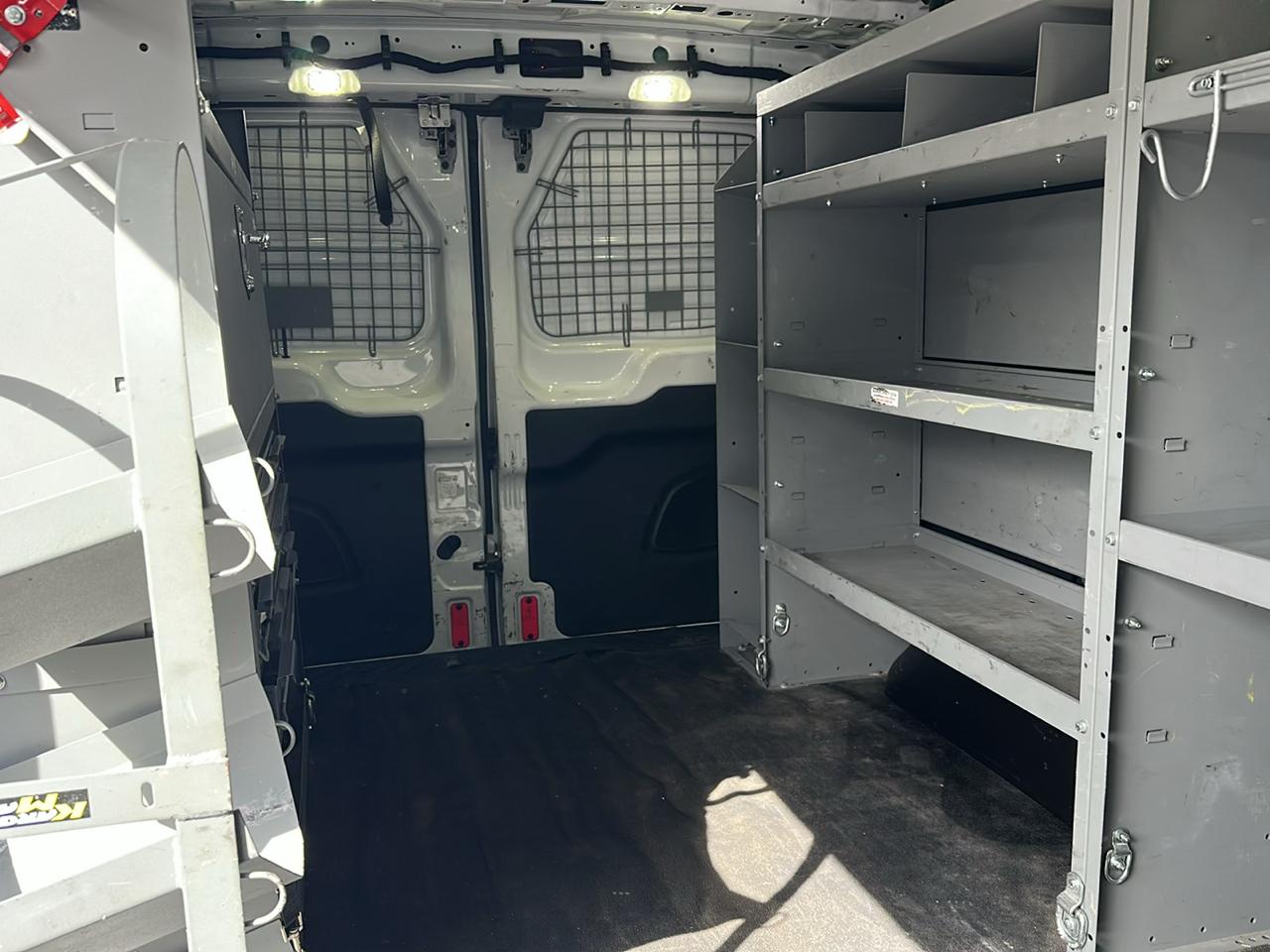 Ford Transit 250 Van Low Roof w/Sliding Pass. 130-in. WB 2017