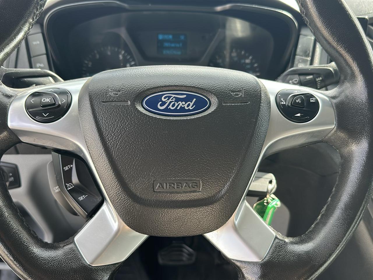 Ford Transit 250 Van Low Roof w/Sliding Pass. 130-in. WB 2017