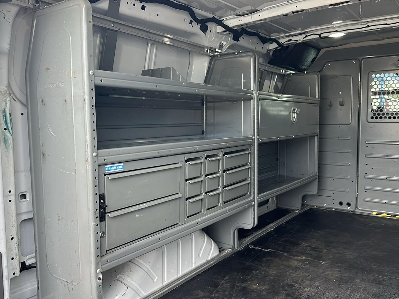 Ford Transit 250 Van Low Roof w/Sliding Pass. 130-in. WB 2020
