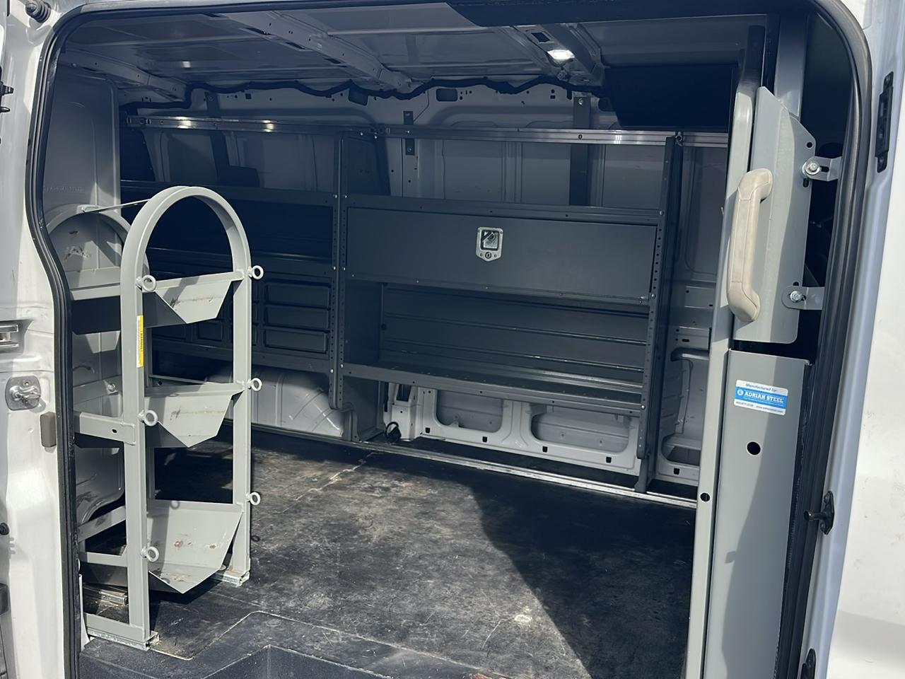 Ford Transit 250 Van Low Roof w/Sliding Pass. 130-in. WB 2020