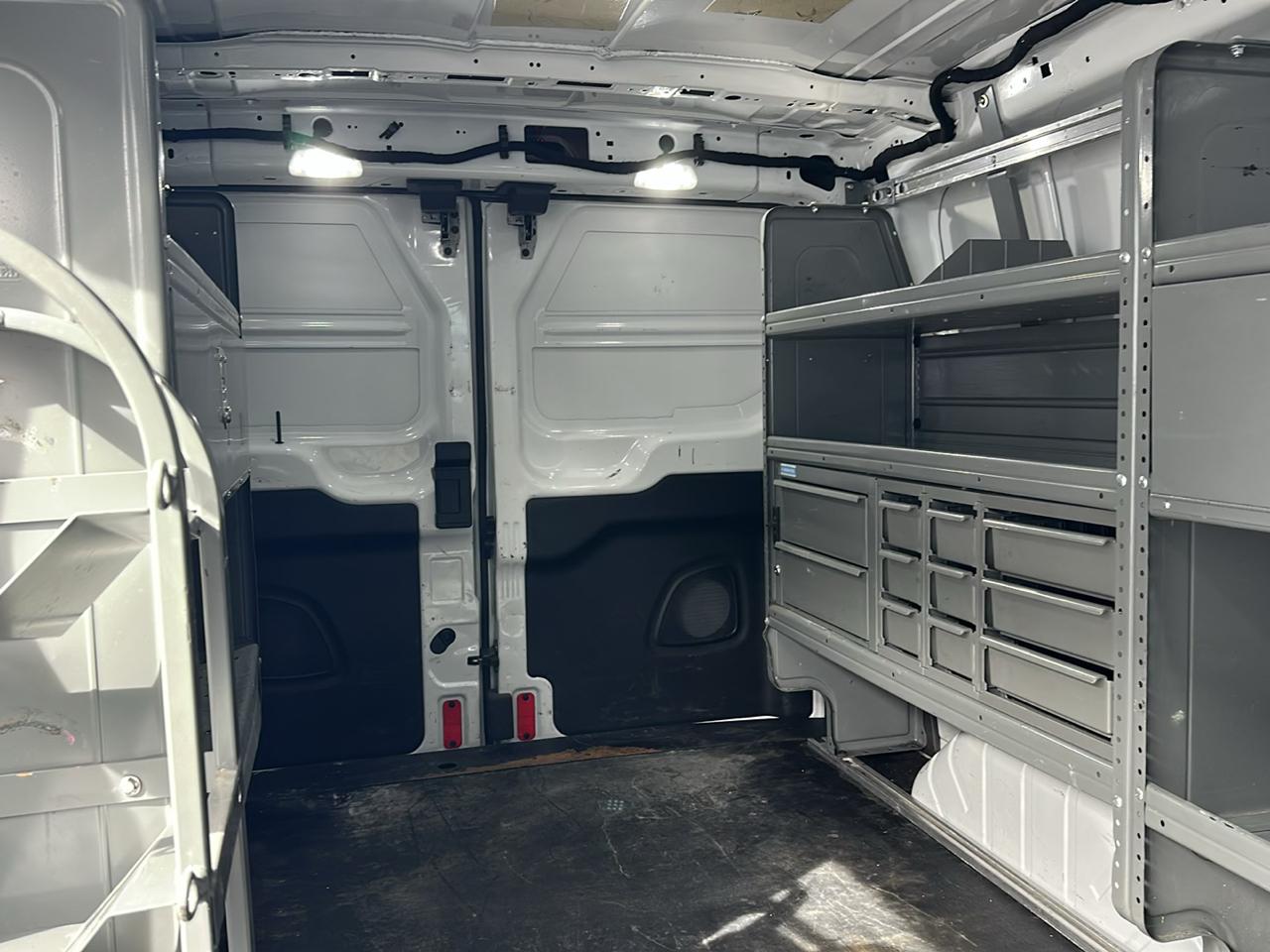 Ford Transit 250 Van Low Roof w/Sliding Pass. 130-in. WB 2020