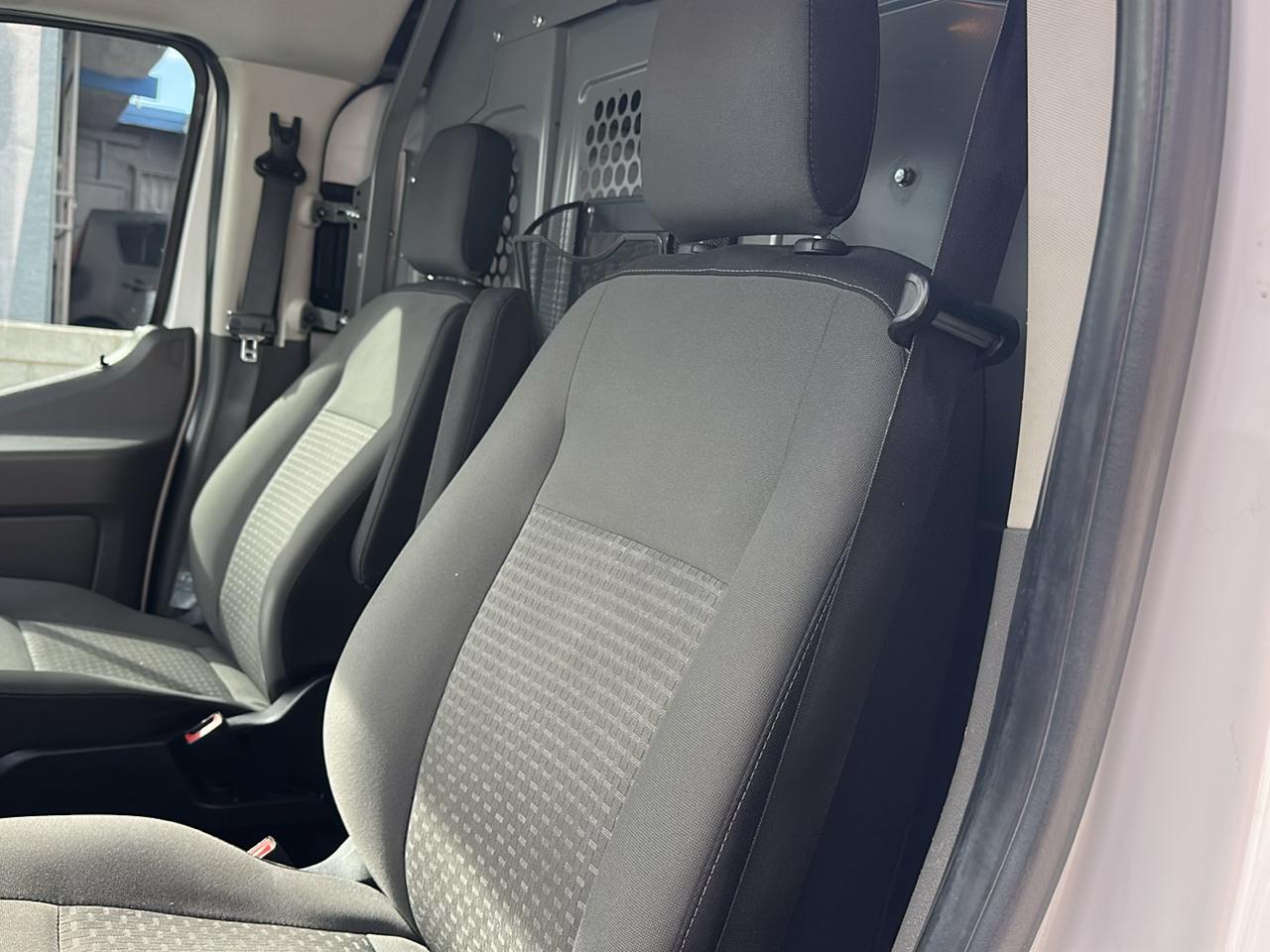 Ford Transit 250 Van Low Roof w/Sliding Pass. 130-in. WB 2020