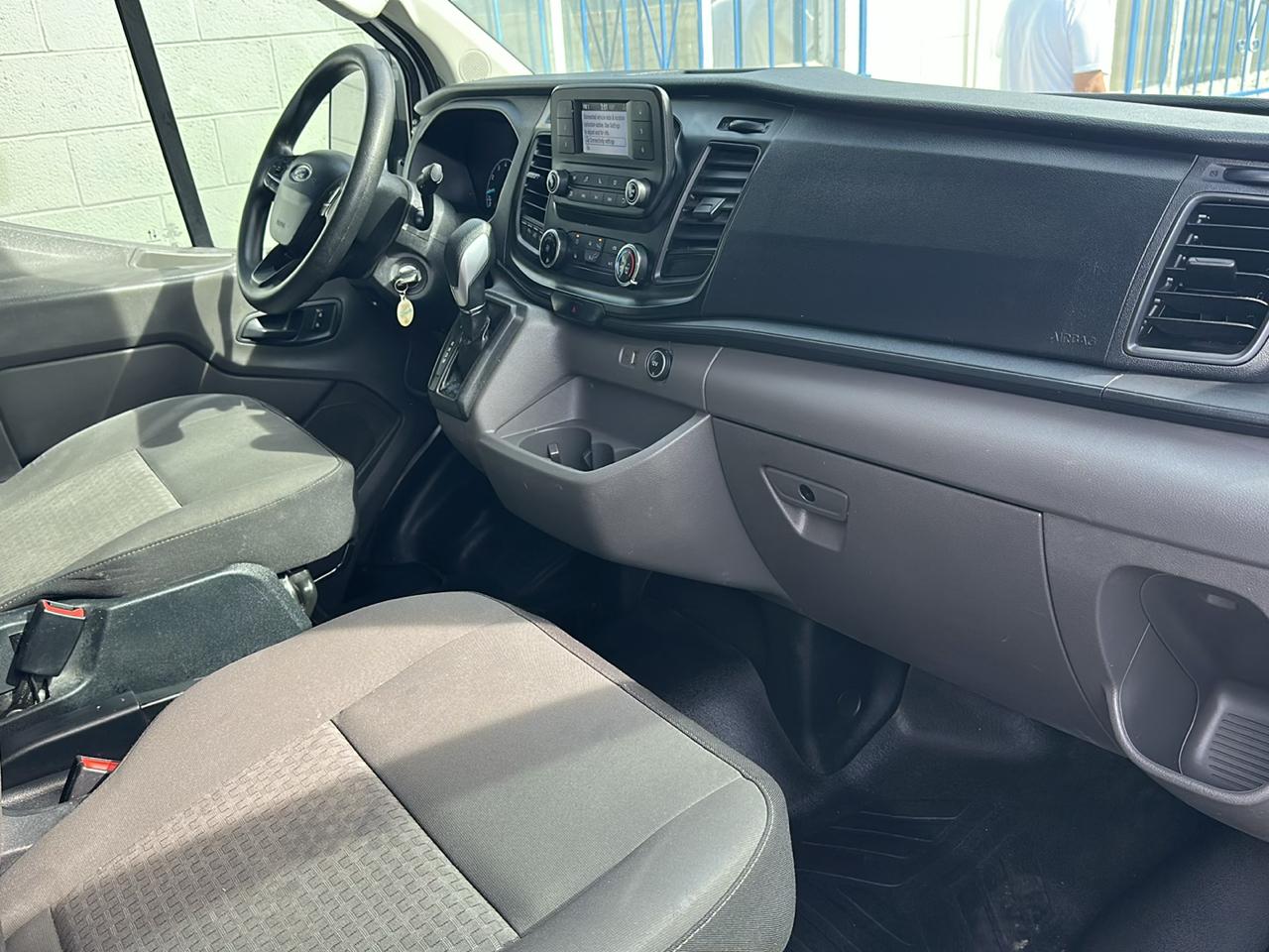 Ford Transit 250 Van Low Roof w/Sliding Pass. 130-in. WB 2020