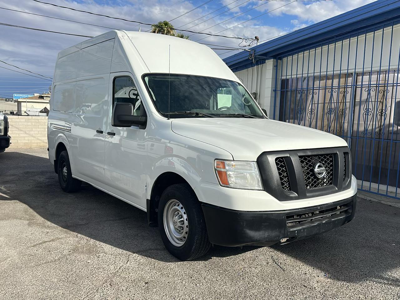 Nissan NV Cargo 2500 HD S V6 High Roof 2016