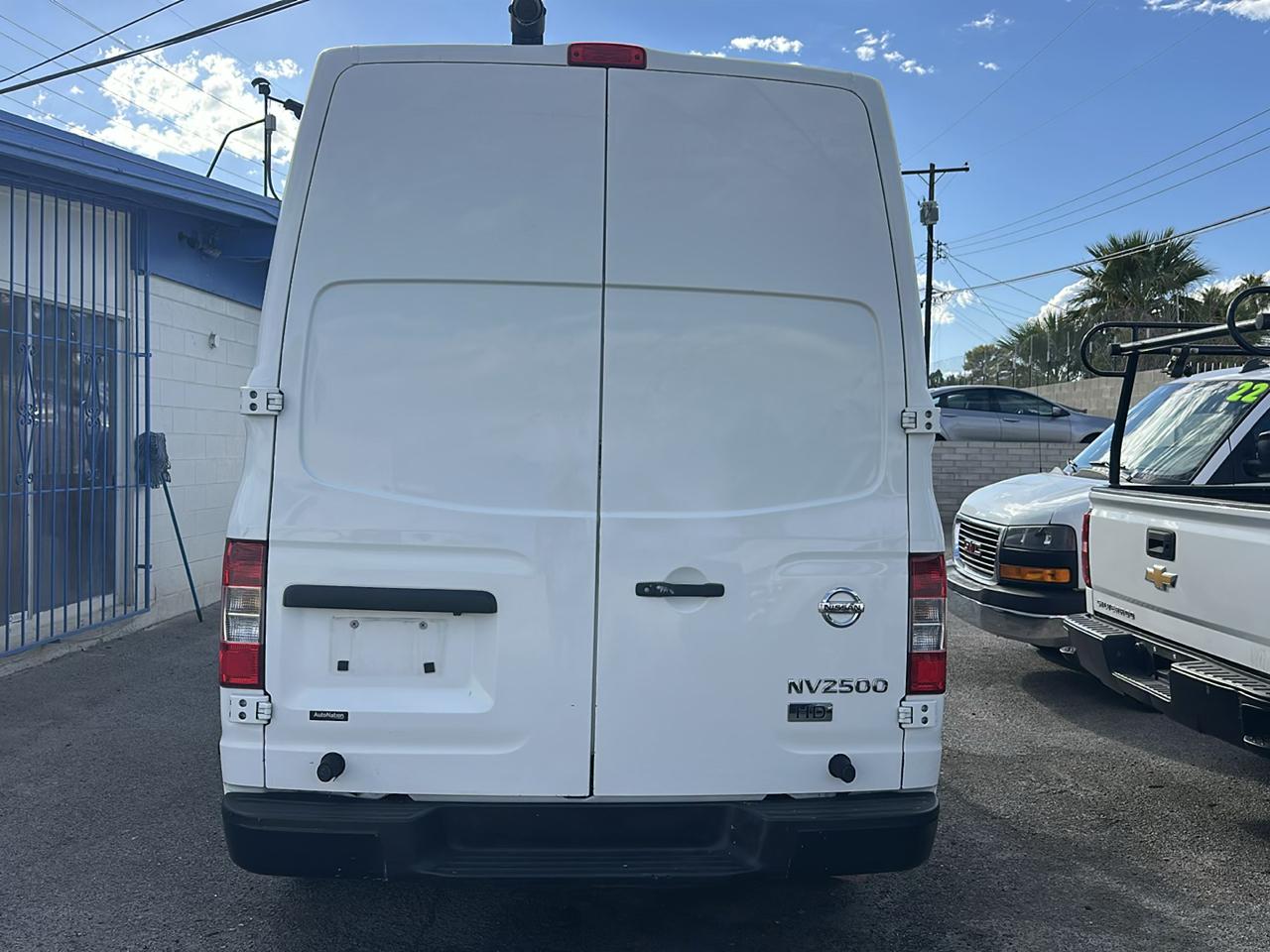 Nissan NV Cargo 2500 HD S V6 High Roof 2016