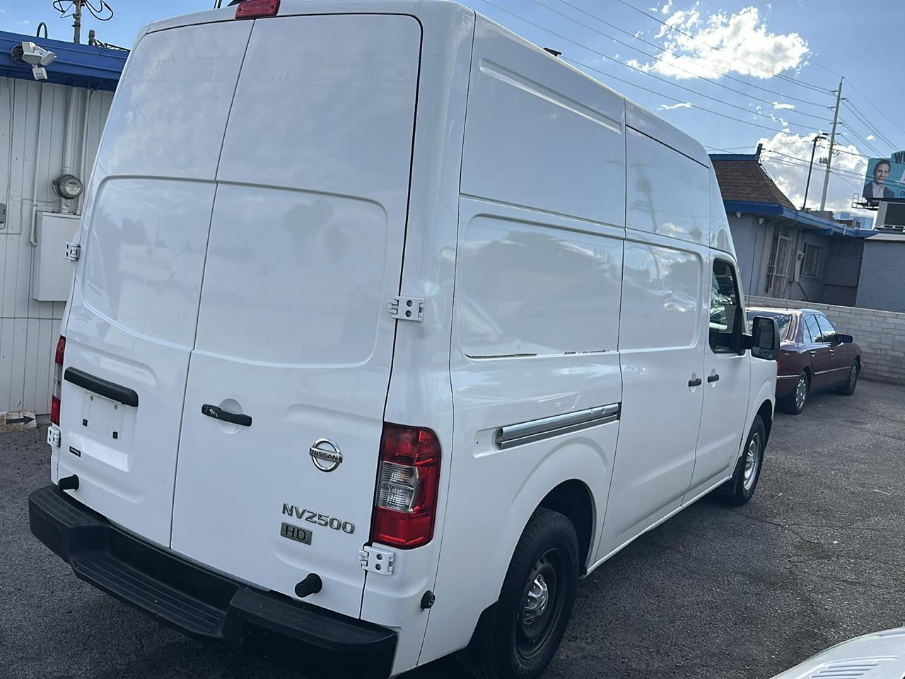 Nissan NV Cargo 2500 HD S V6 High Roof 2016