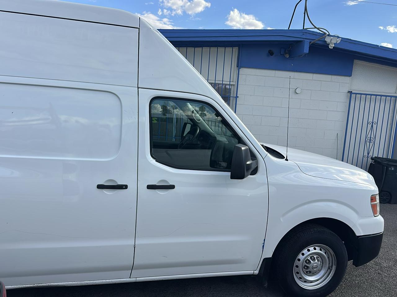 Nissan NV Cargo 2500 HD S V6 High Roof 2016