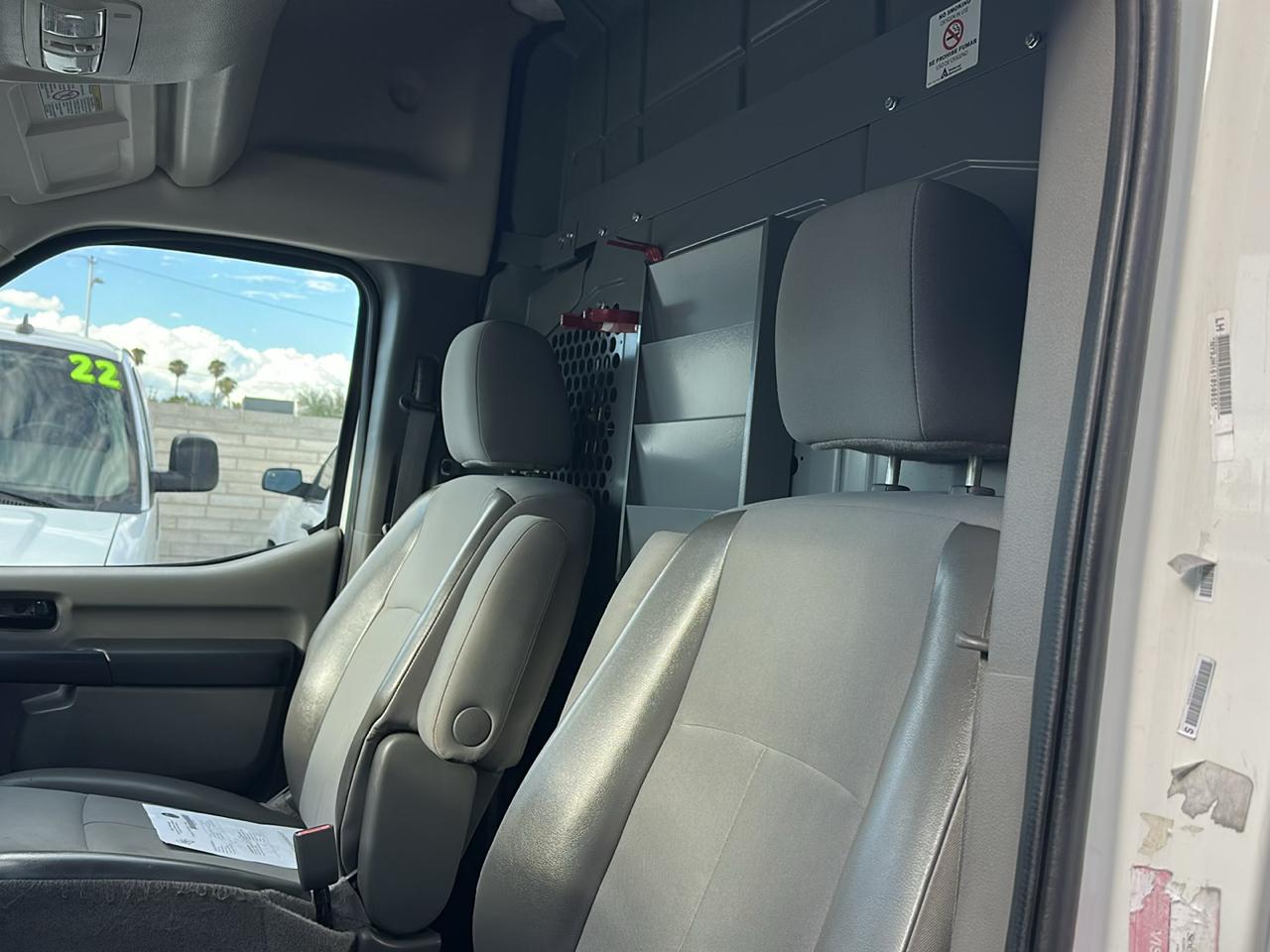 Nissan NV Cargo 2500 HD S V6 High Roof 2016