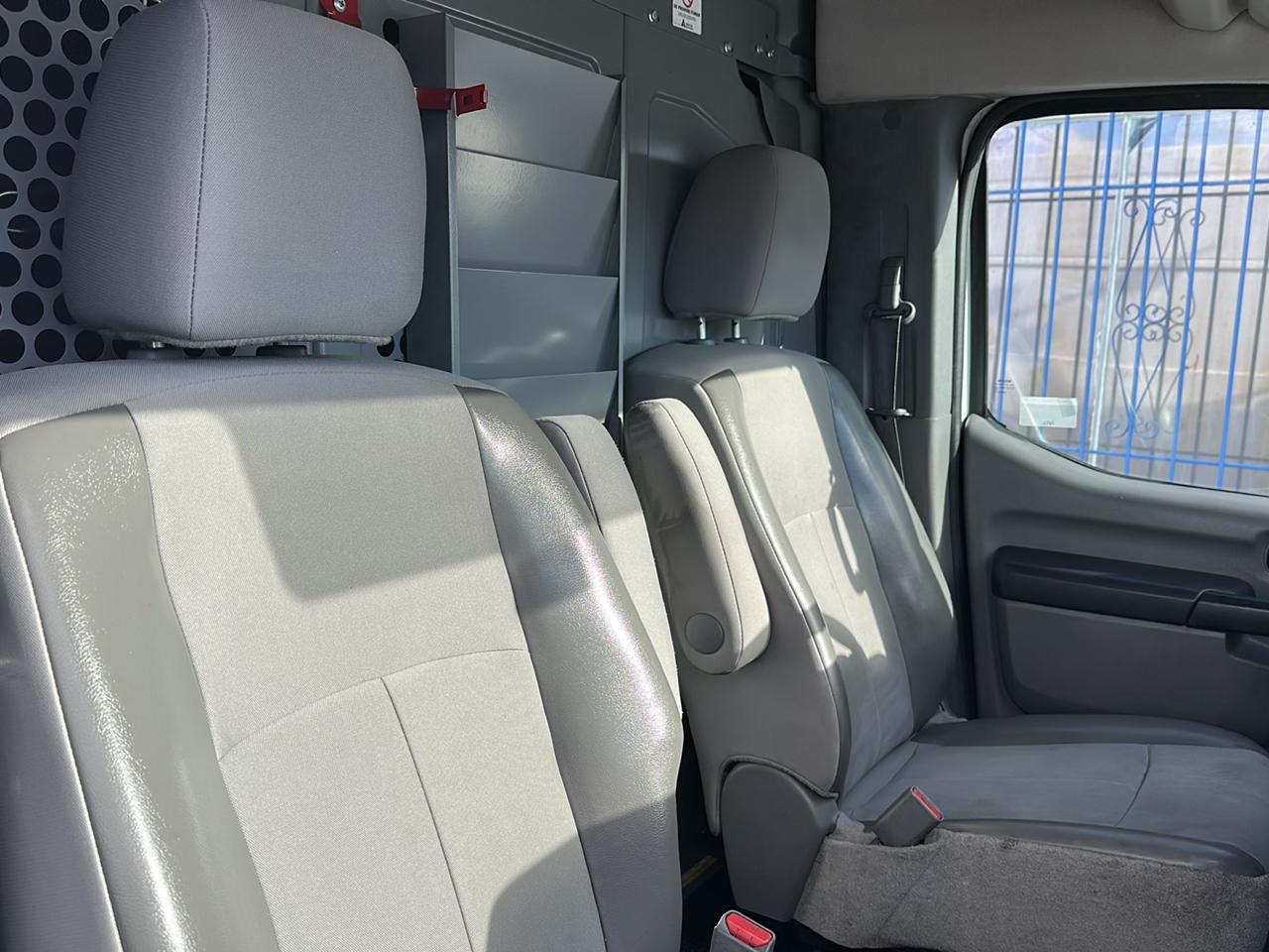 Nissan NV Cargo 2500 HD S V6 High Roof 2016