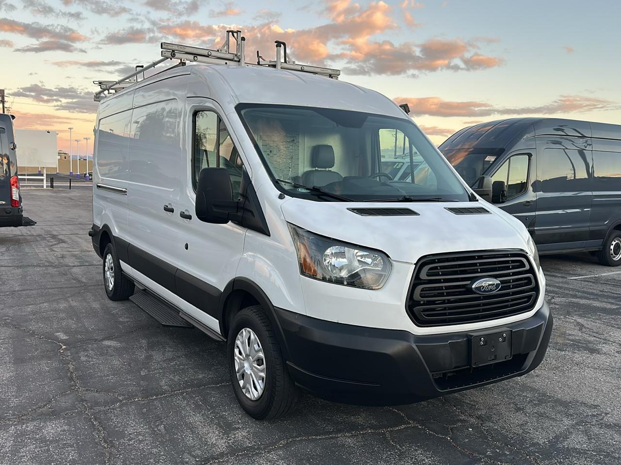 Ford Transit 350 Van Med. Roof w/Sliding Pass. 148-in. WB 2019