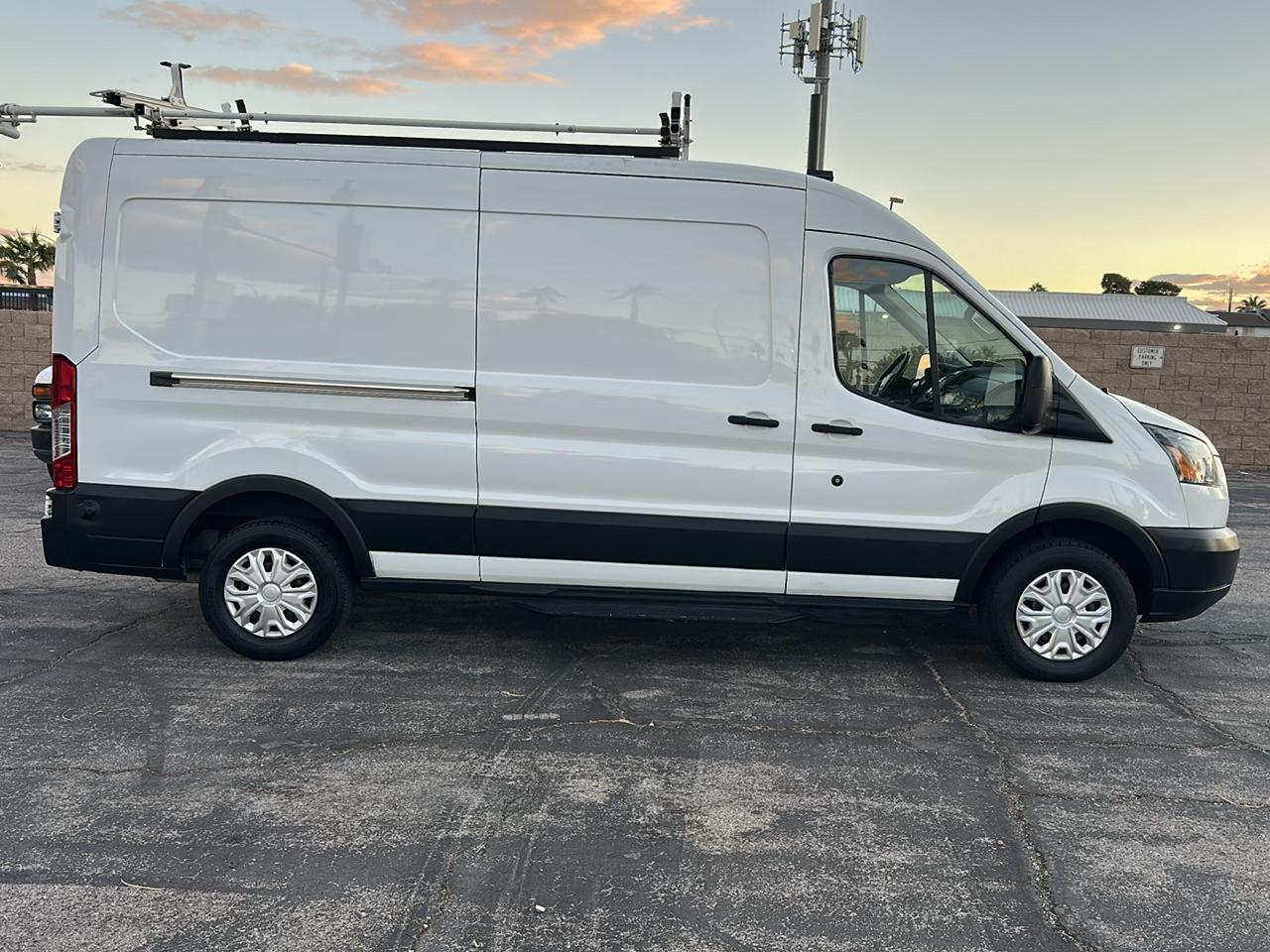 Ford Transit 350 Van Med. Roof w/Sliding Pass. 148-in. WB 2019