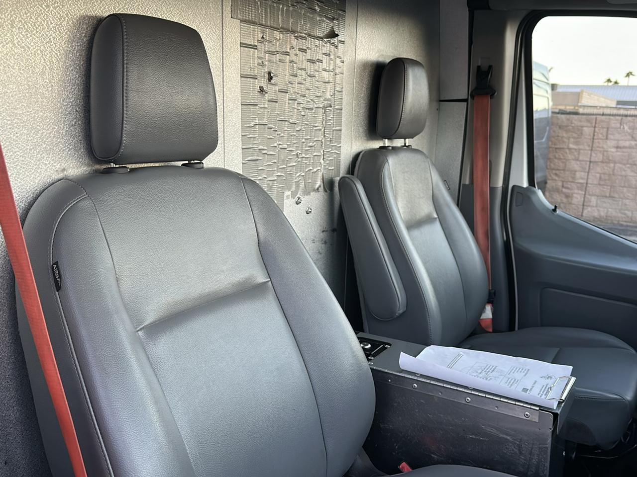 Ford Transit 350 Van Med. Roof w/Sliding Pass. 148-in. WB 2019