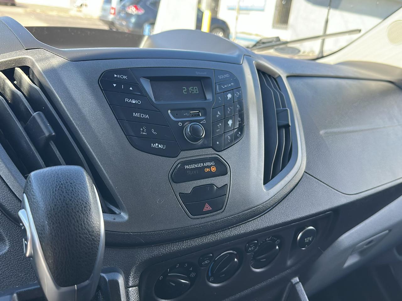 Ford Transit 150 Van Low Roof w/Sliding Pass. 130-in. WB 2019