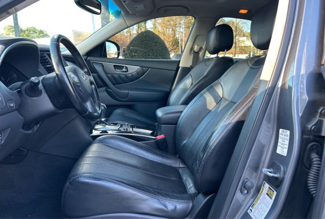 Infiniti QX70 RWD 4dr 2016