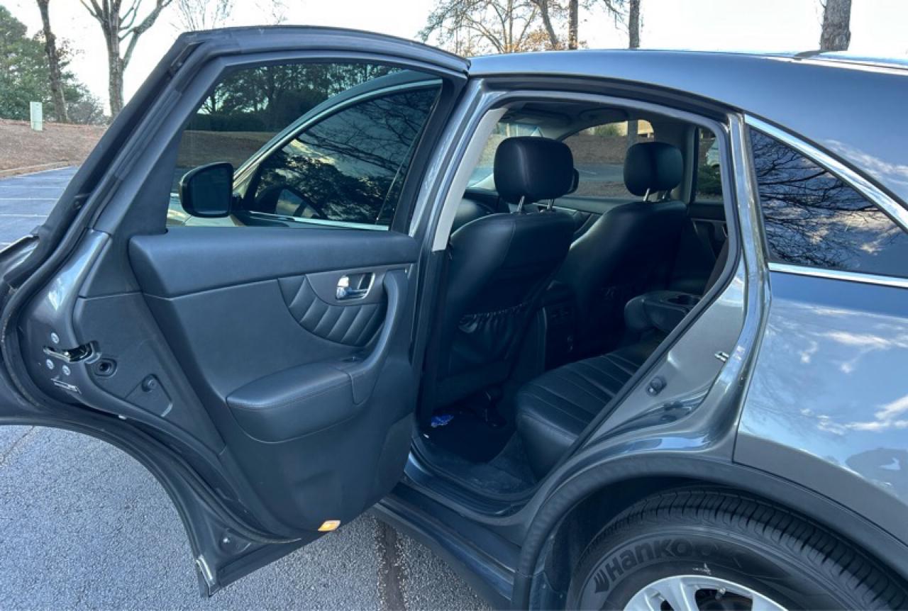 Infiniti QX70 RWD 4dr 2016