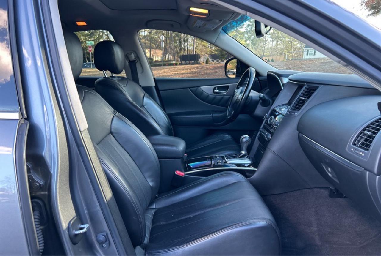 Infiniti QX70 RWD 4dr 2016