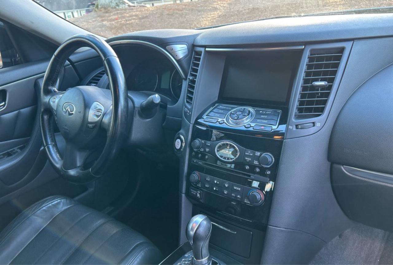 Infiniti QX70 RWD 4dr 2016