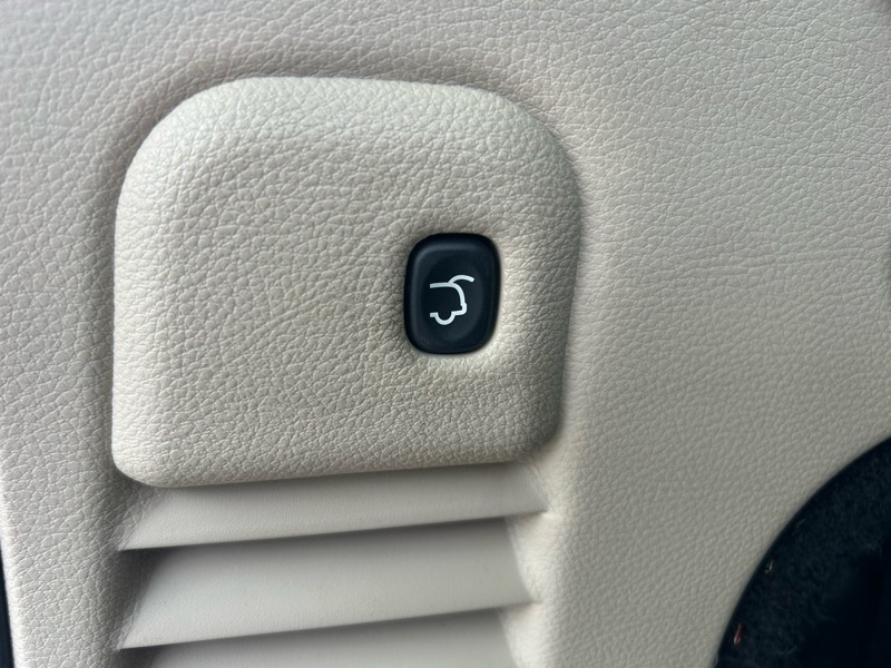 Jeep Grand Cherokee Limited 2WD 2015 Jeep Grand Cherokee Limited 2WD 2015