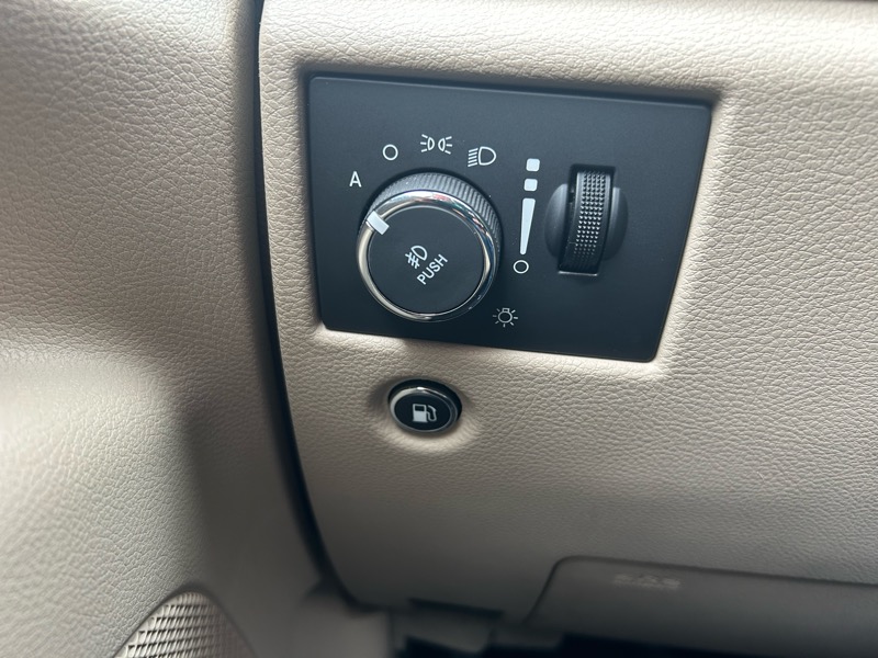 Jeep Grand Cherokee Limited 2WD 2015 Jeep Grand Cherokee Limited 2WD 2015