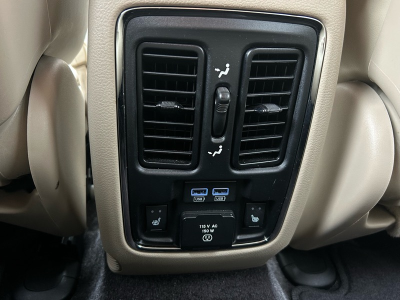 Jeep Grand Cherokee Limited 2WD 2015 Jeep Grand Cherokee Limited 2WD 2015