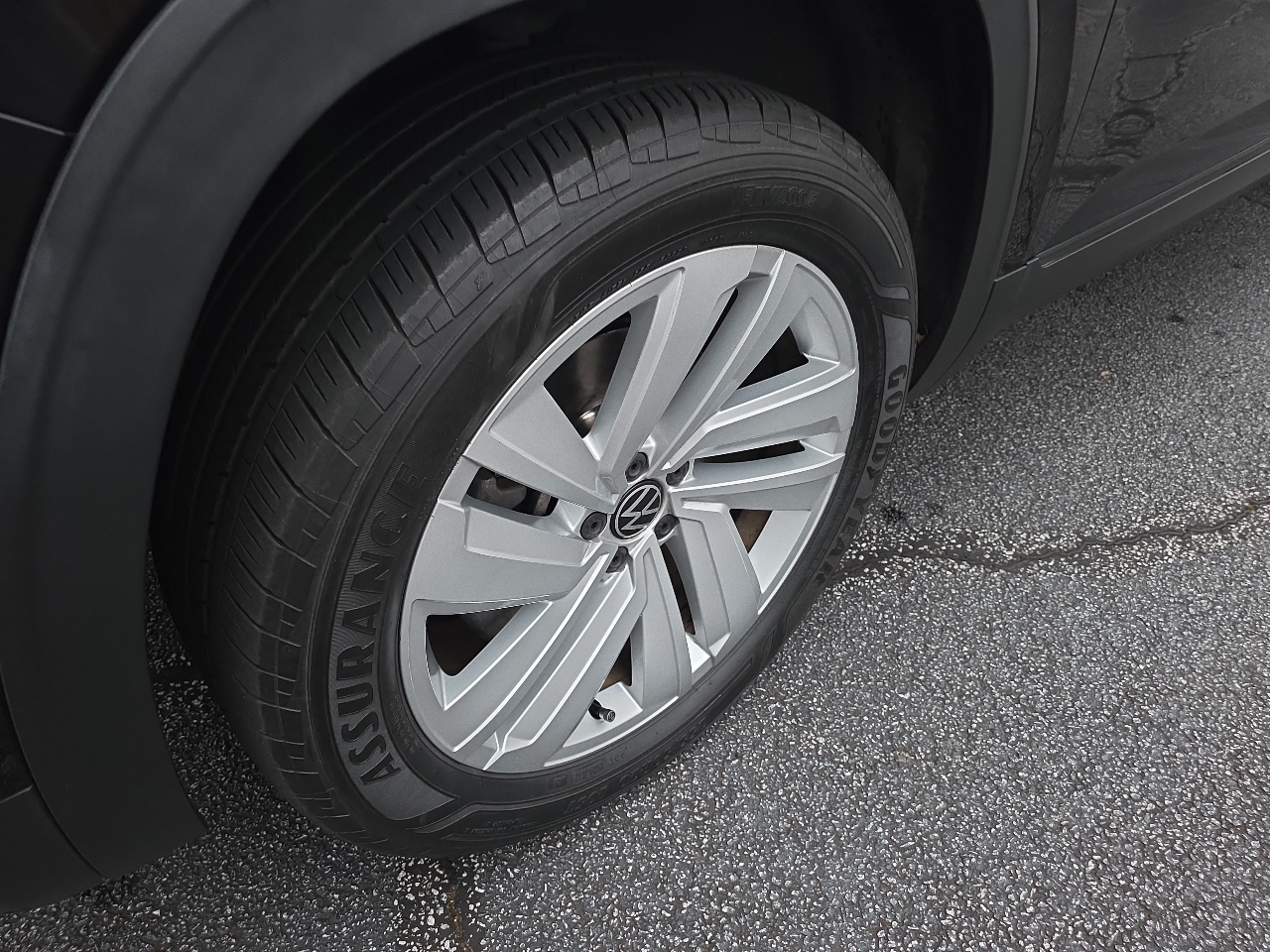 Volkswagen Atlas Cross Sport 3.6L V6 SE w/Technology FWD 2021