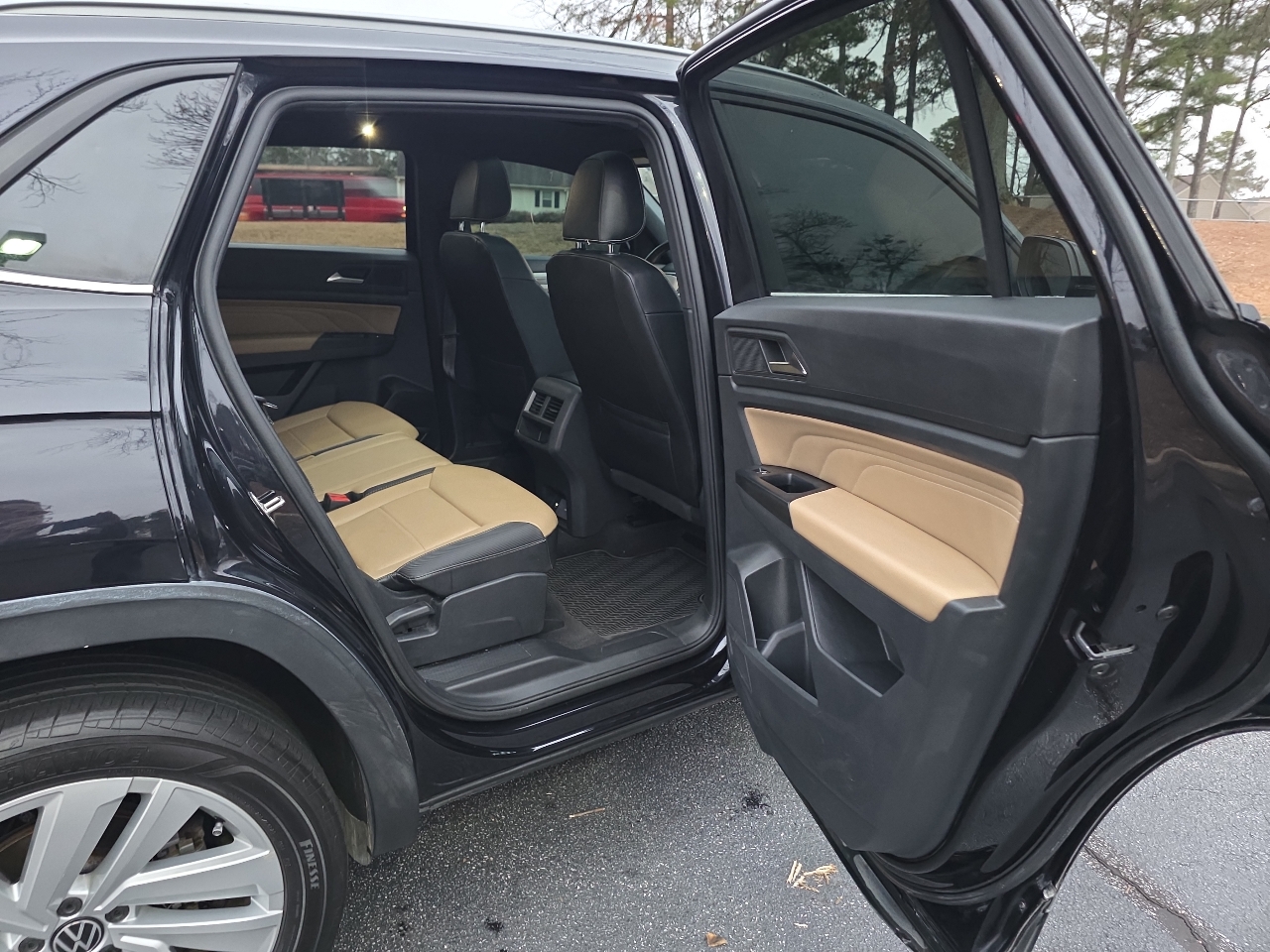 Volkswagen Atlas Cross Sport 3.6L V6 SE w/Technology FWD 2021