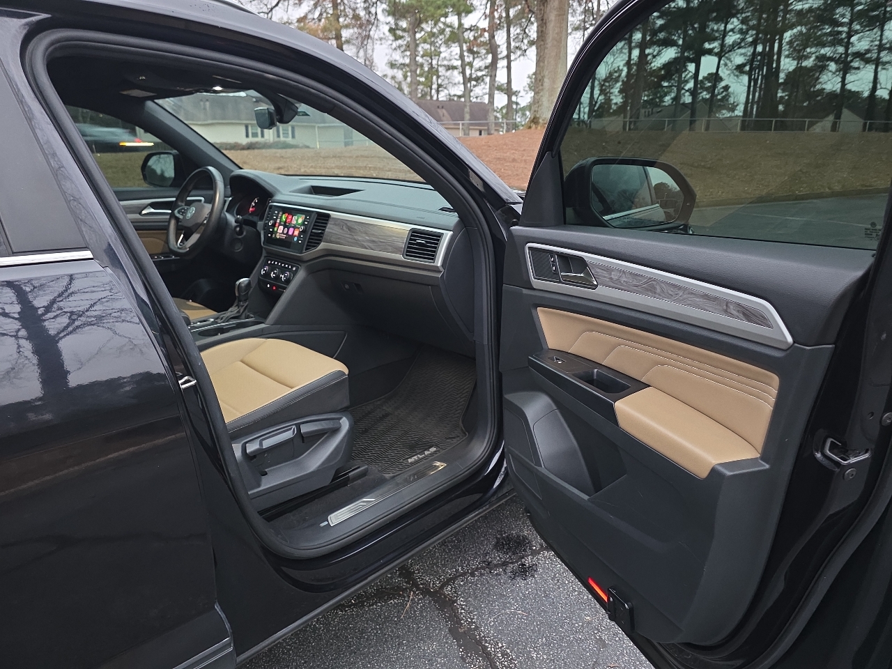 Volkswagen Atlas Cross Sport 3.6L V6 SE w/Technology FWD 2021