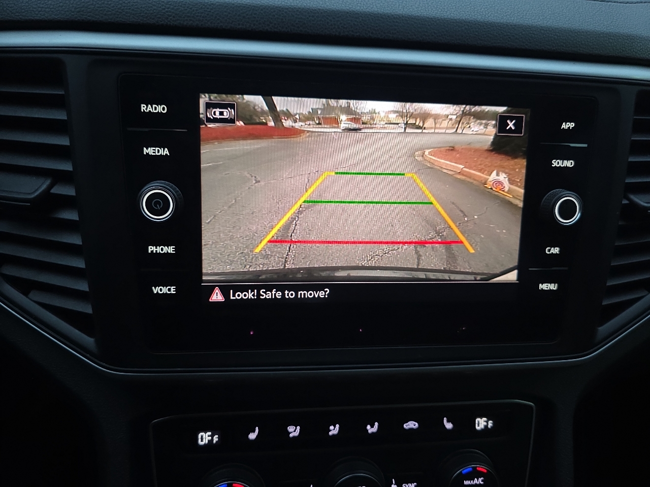 Volkswagen Atlas Cross Sport 3.6L V6 SE w/Technology FWD 2021