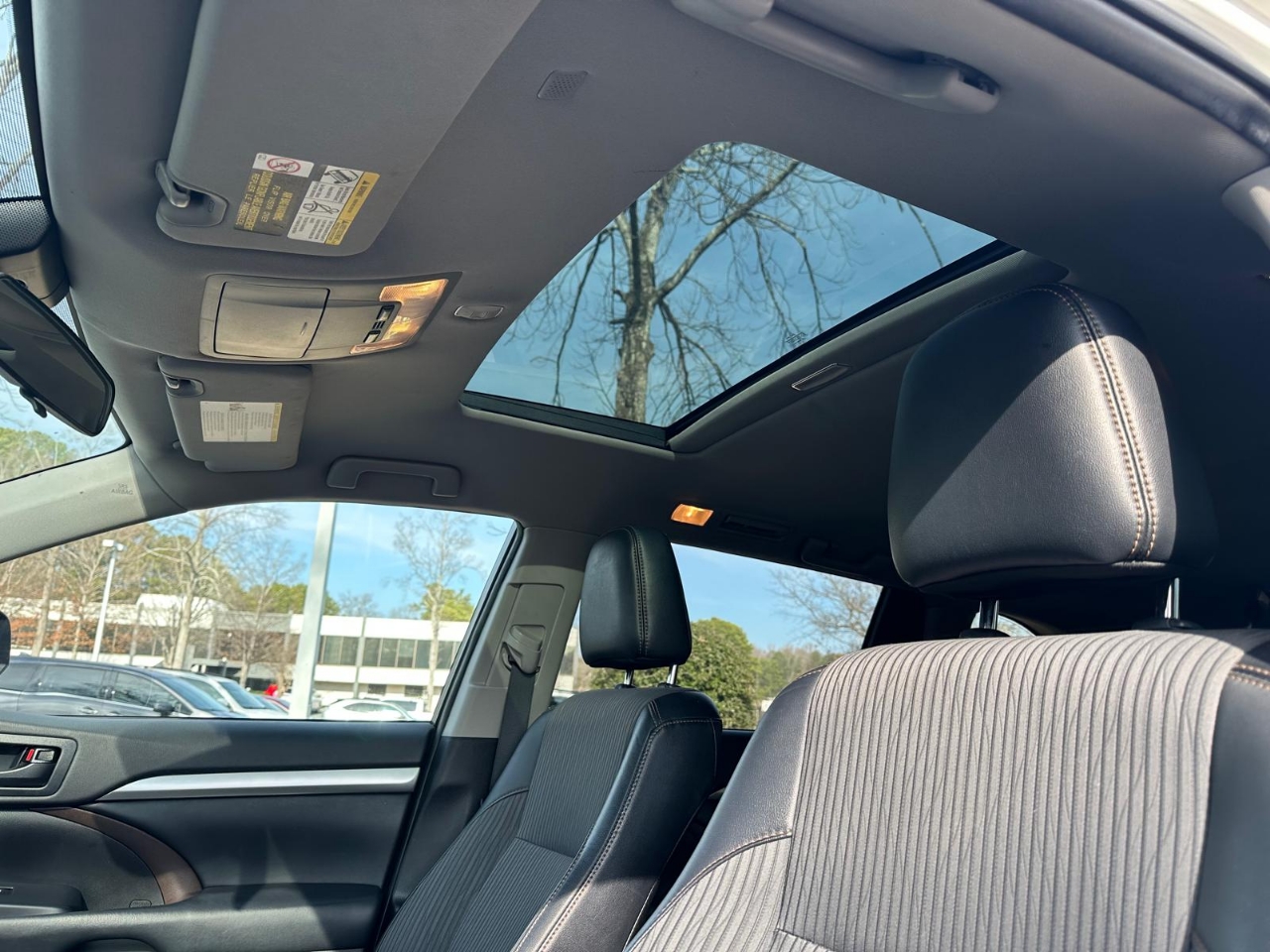 Toyota Highlander LE Plus FWD V6 2019