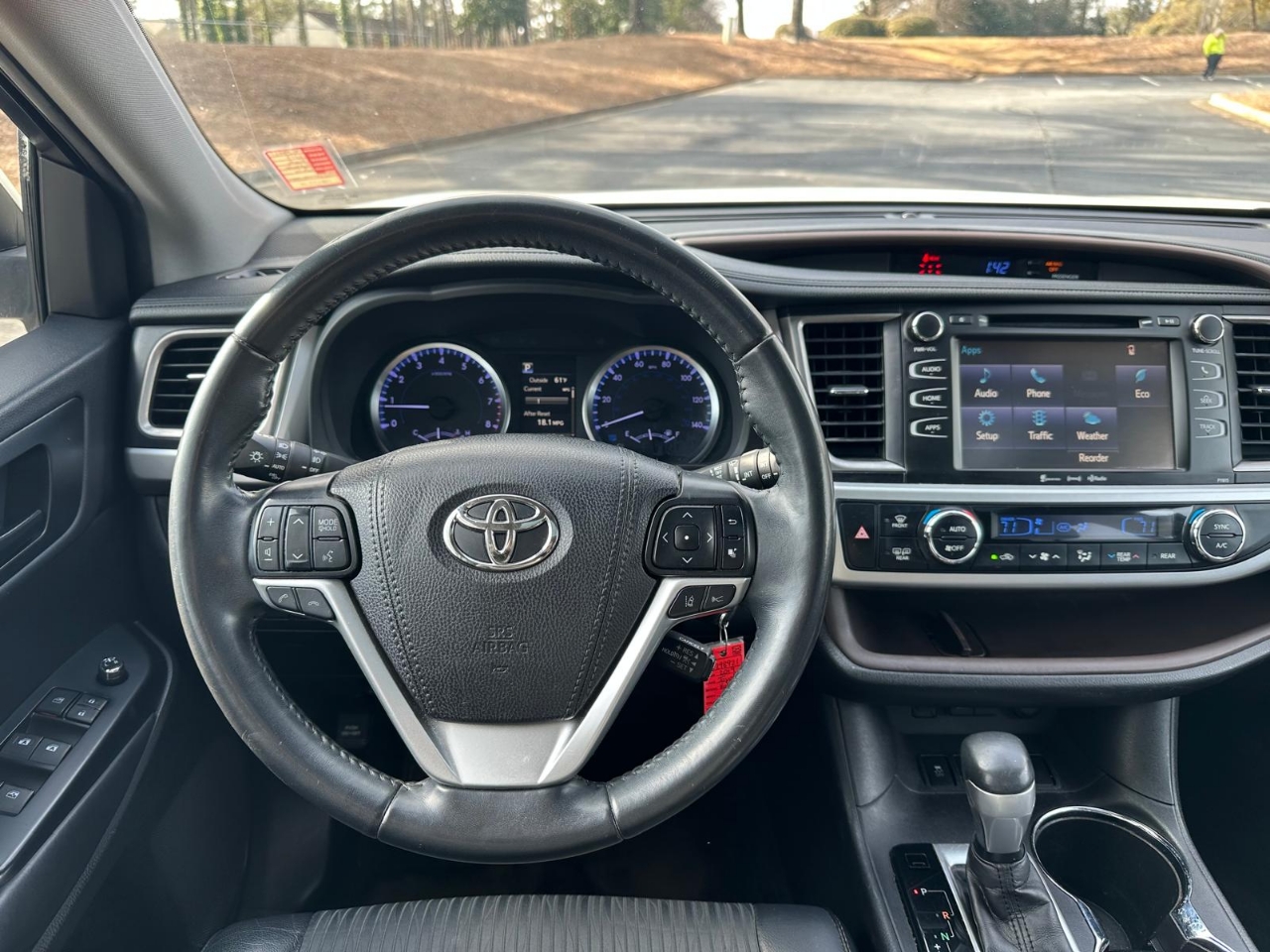 Toyota Highlander LE Plus FWD V6 2019