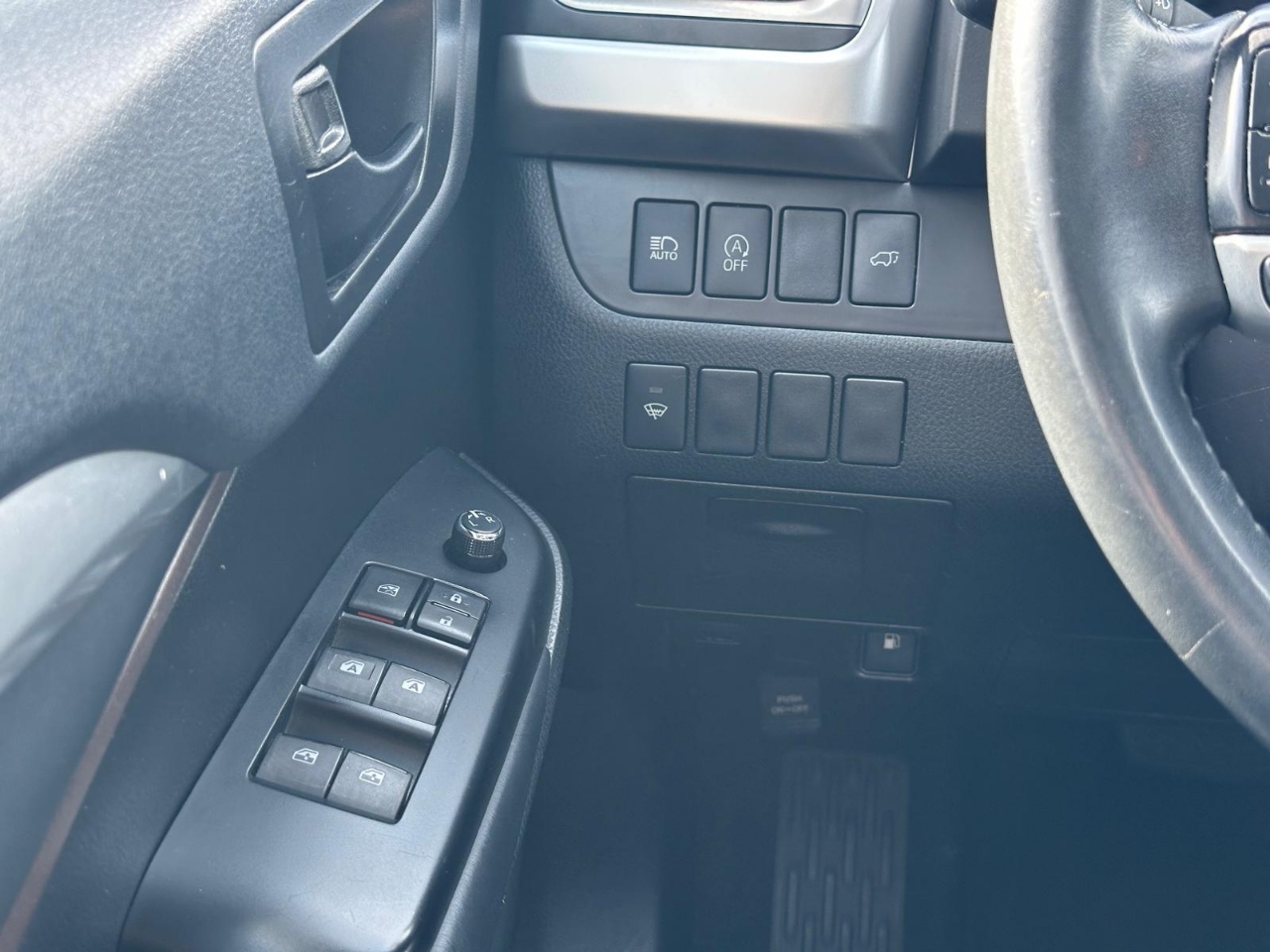 Toyota Highlander LE Plus FWD V6 2019