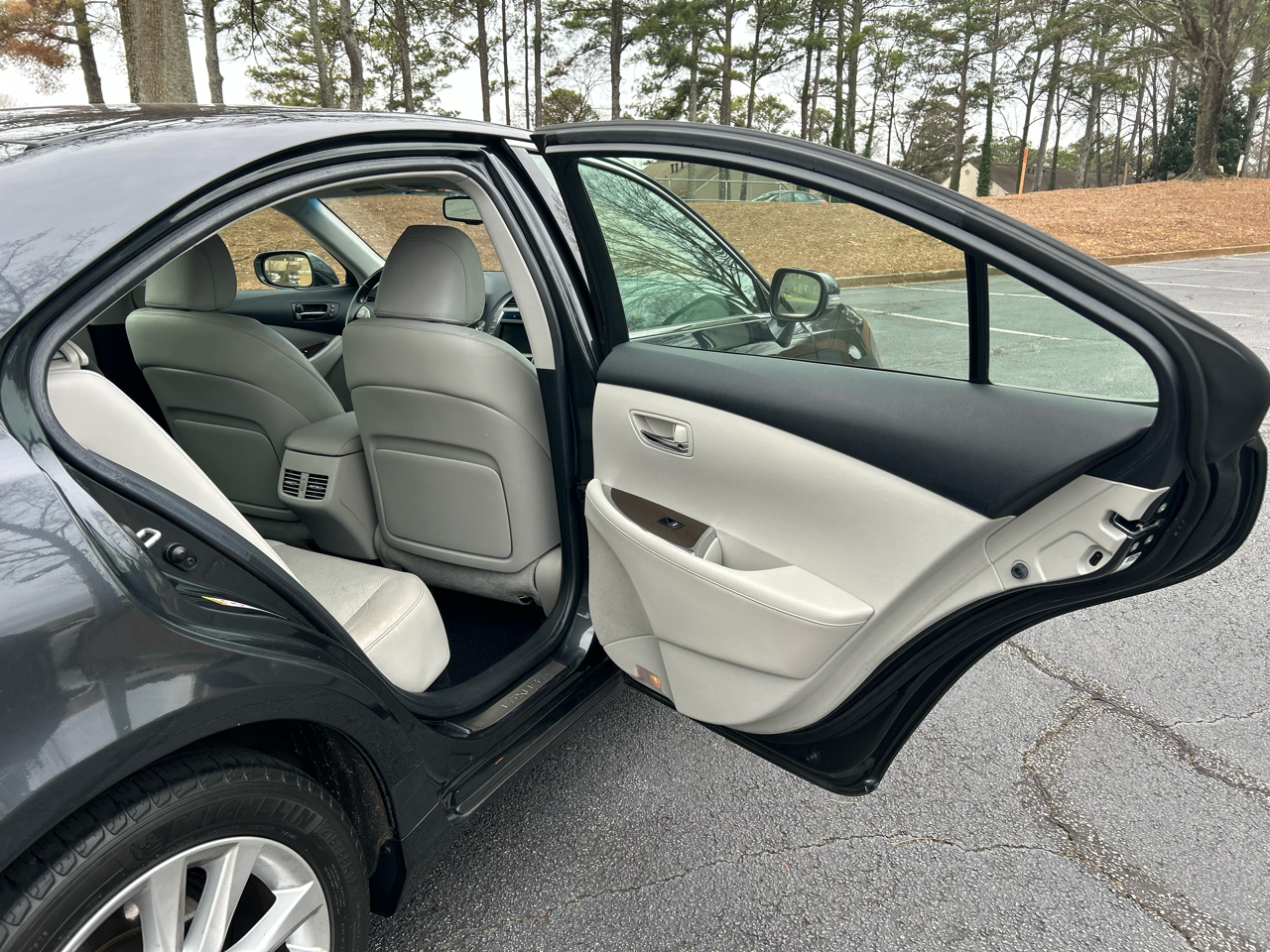 Lexus ES 350 4dr Sdn 2011