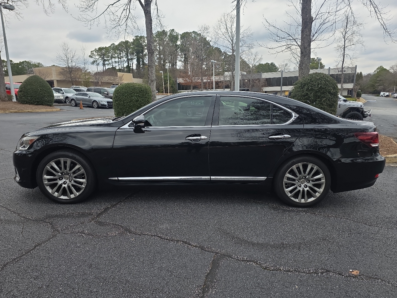 Lexus LS 460 4dr Sdn RWD 2013