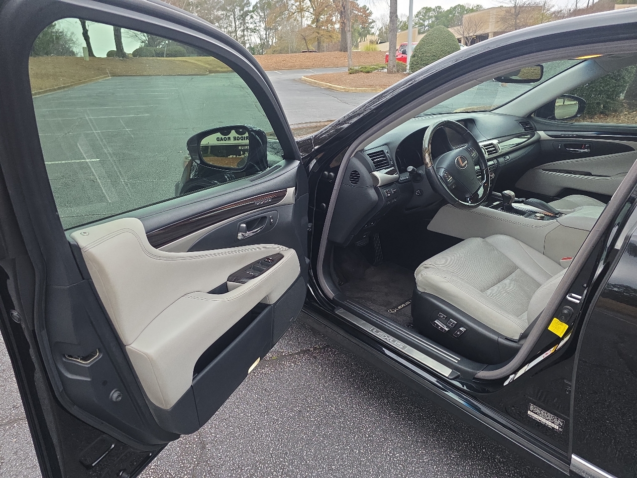 Lexus LS 460 4dr Sdn RWD 2013