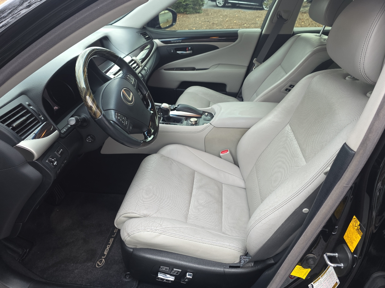 Lexus LS 460 4dr Sdn RWD 2013