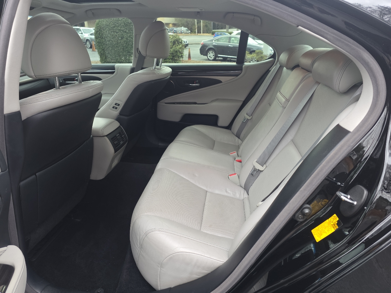 Lexus LS 460 4dr Sdn RWD 2013