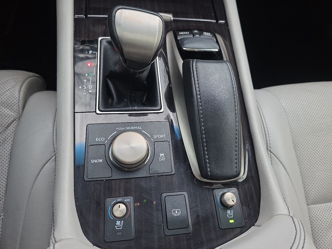 Lexus LS 460 4dr Sdn RWD 2013