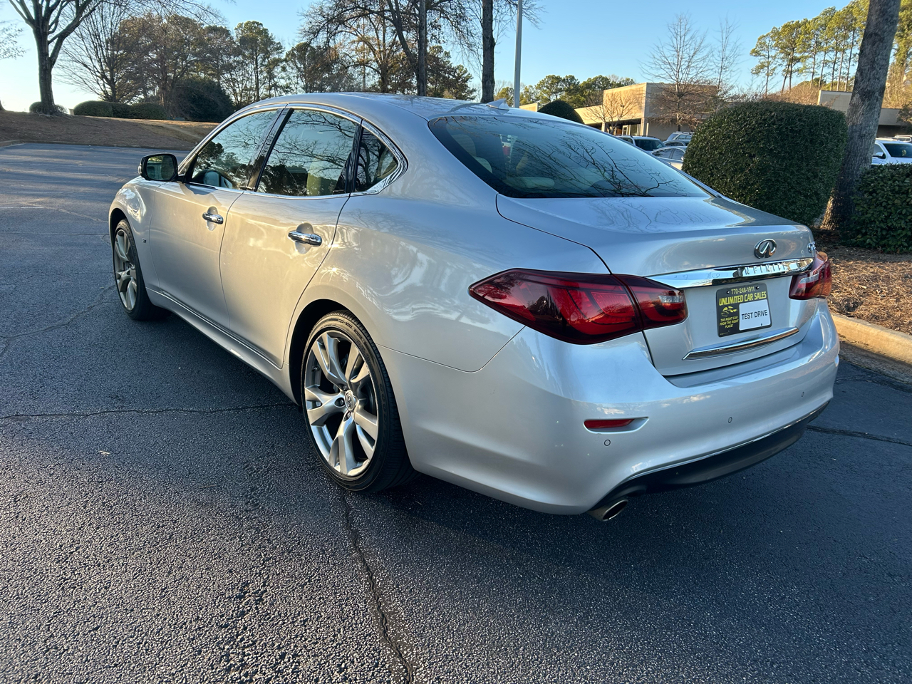 Infiniti Q70 3.7 RWD 2016